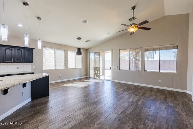 Building Photo - 7262 W Kaler Ave