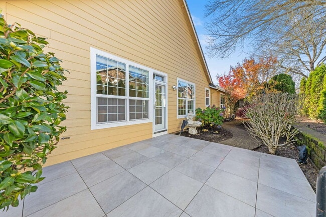 Building Photo - Beautiful Home in 55+ Community!