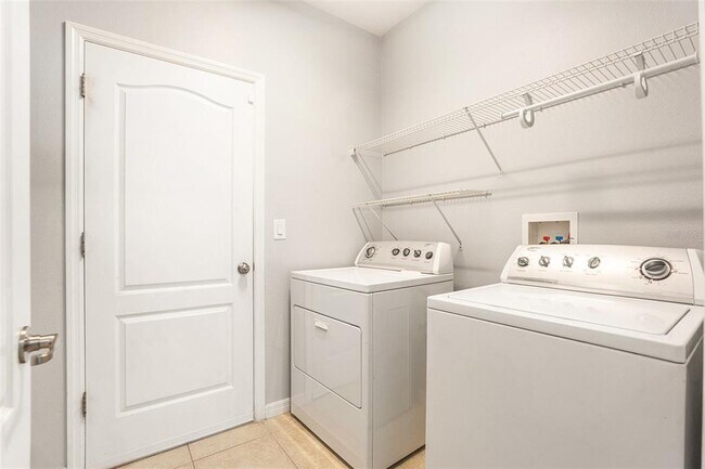 Building Photo - 2803 Winglewood Cir