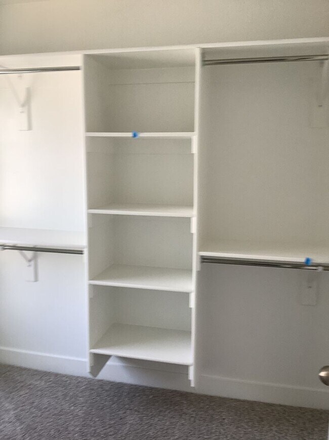 Building Photo - FREE RENT FIRST MONTH - Townhome in Prime ...