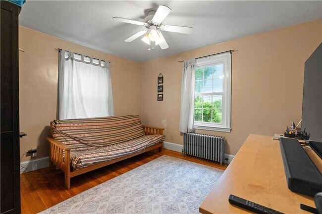 Building Photo - 27 1/2 Doro Pl