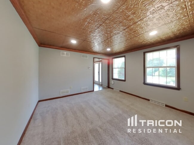 Building Photo - 2585 Cherry Ct