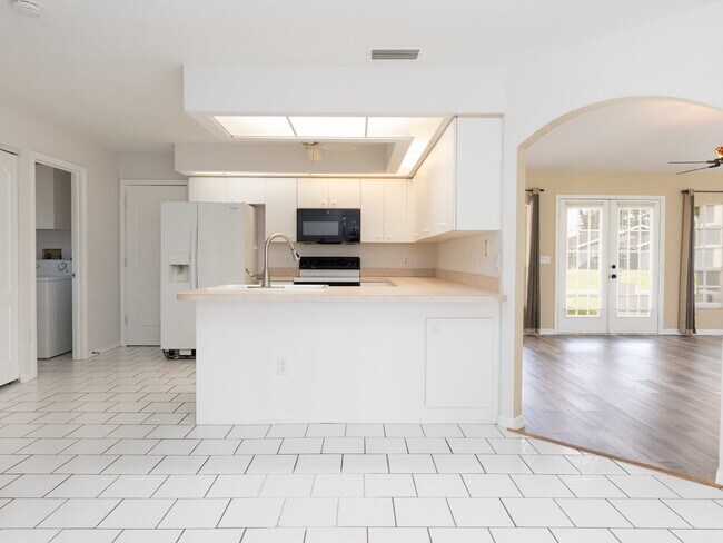 Building Photo - RENT THIS HOME WITH ZERO DEPOSIT