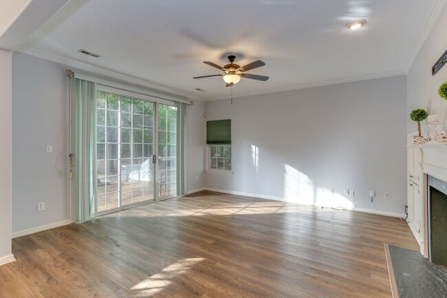 Building Photo - 119 Brassie Dr