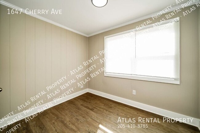 Building Photo - 1647 Cherry Ave