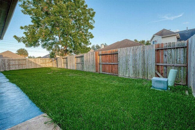 Building Photo - 1419 Kyle Hill Ln