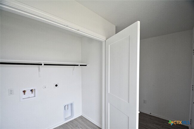 Building Photo - 3812 Far Horizon