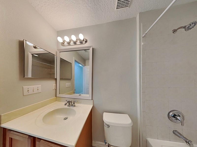 Building Photo - 10193 Oak Crest Rd