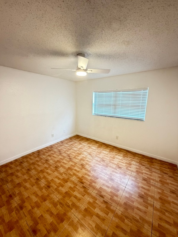 Building Photo - 519 E San Sebastian Ct
