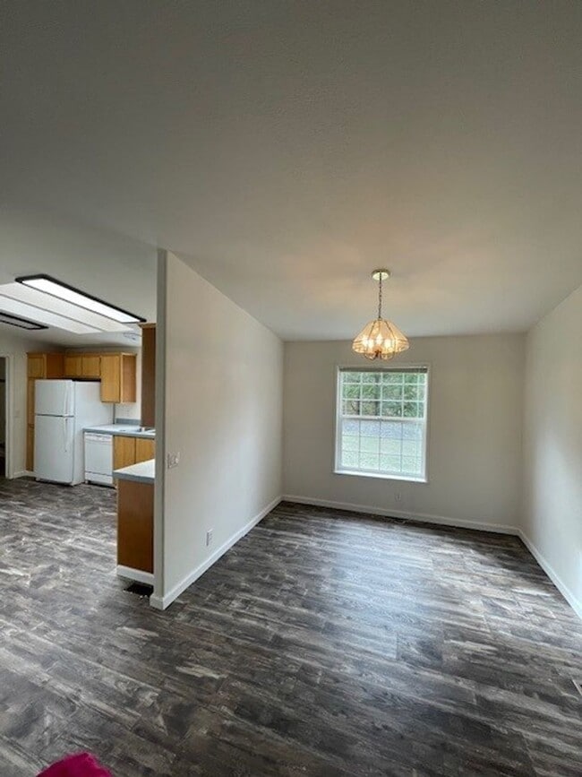 Building Photo - County Winlock Mobile Home with Oversized Lot