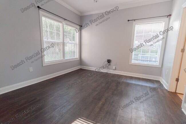 Building Photo - 2065 Silvercrest Dr