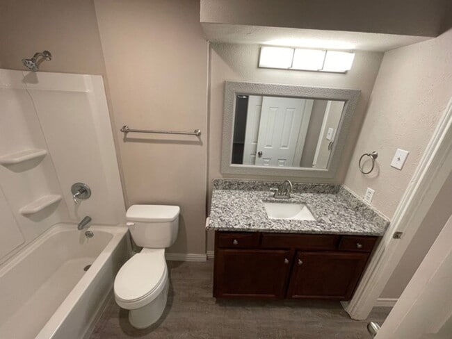 Building Photo - 1017-1019 Mullins Street