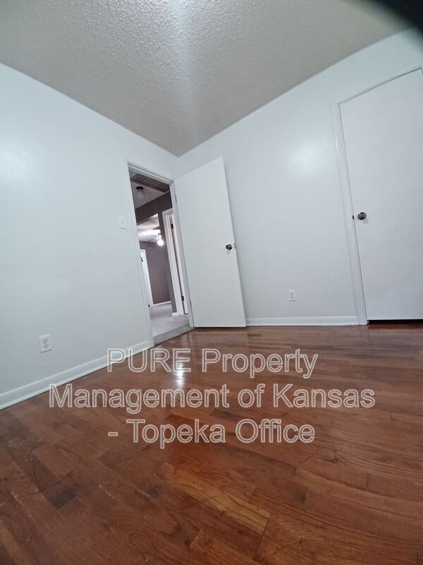 Building Photo - 4227 SW Drury Ln