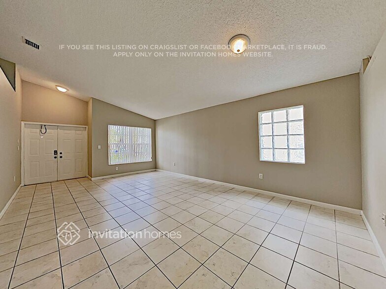 Building Photo - 444 SW 205th Ave