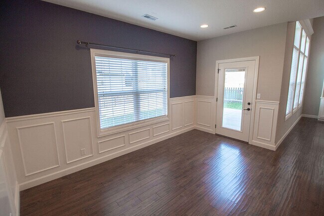 Building Photo - 7407 Pemberton Dr