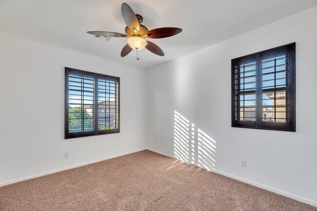 Building Photo - Highly Upgraded SPACIOUS home in desirable Aviano in Desert Ridge!