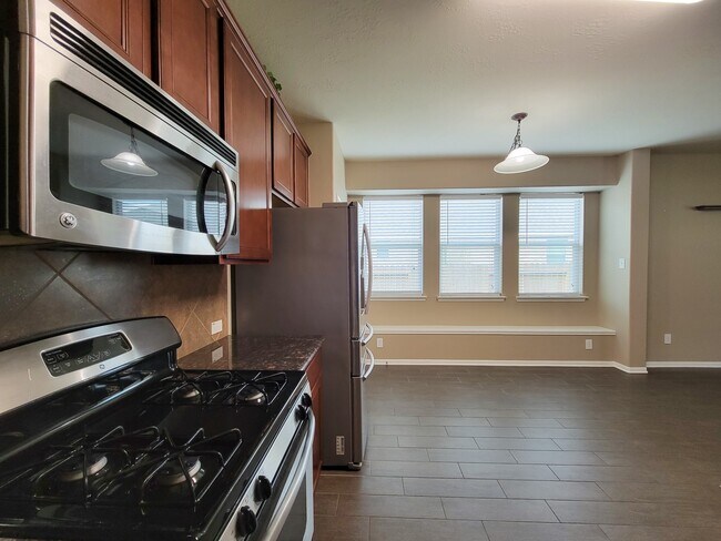 Building Photo - 805 Arlington Pointe Dr