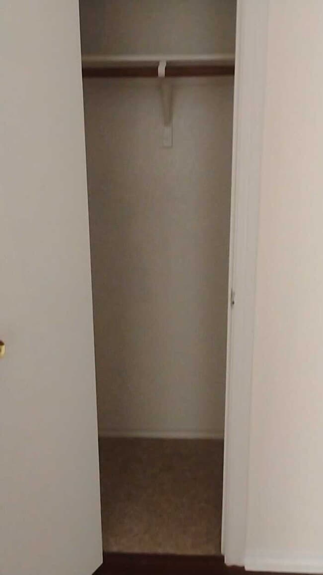 Building Photo - 1721 Baxter Springs Dr