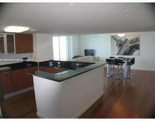 Building Photo - 1800 N Bayshore Dr