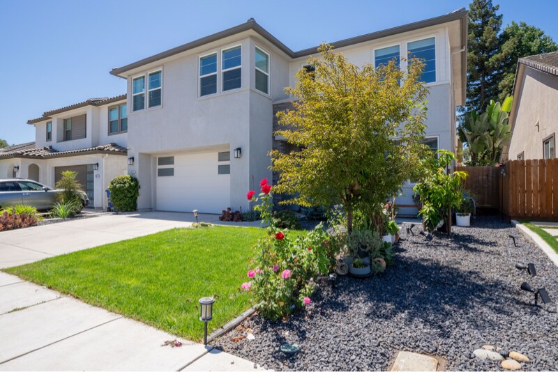 Building Photo - 3625 Blue Bird Dr