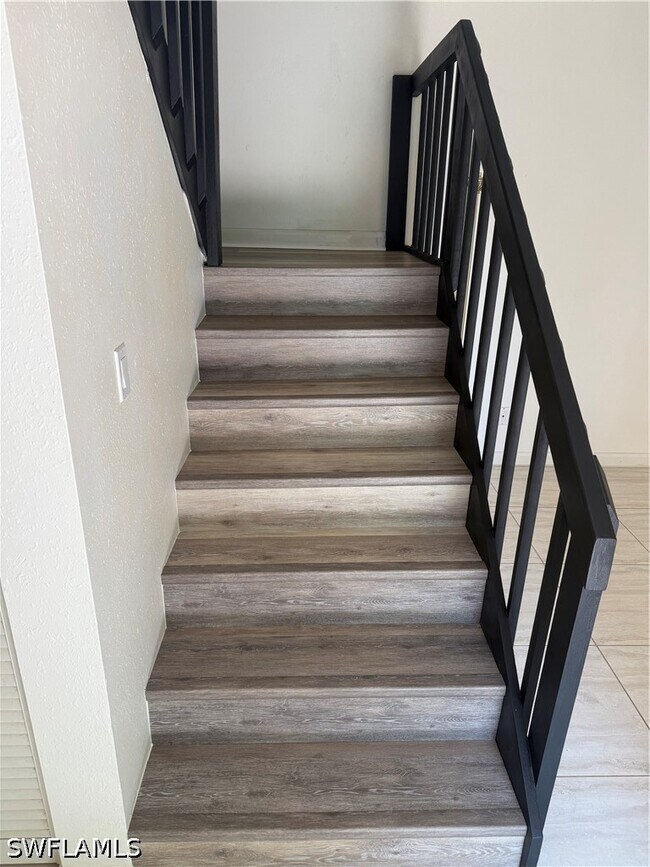 Building Photo - 1531 Park Meadows Dr