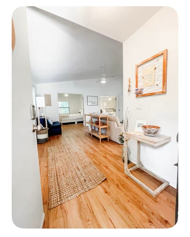 Building Photo - 4402 Sea Cove