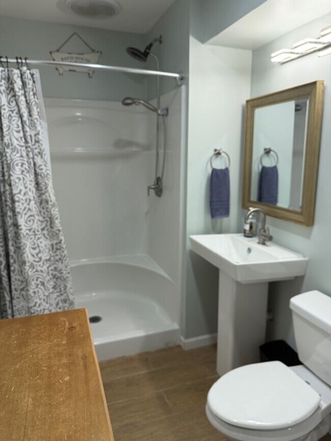 Building Photo - Dandridge 37725 - FULLY FURNISHED 3 bedroom, 2 bath Updated Basement Ranch on 1+ Acre. Pets Welco...