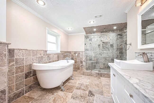 Building Photo - 14127 Britoak Ln