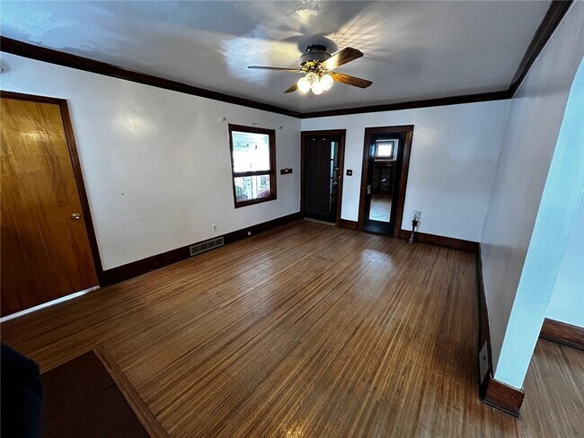 Building Photo - 850 Glide St
