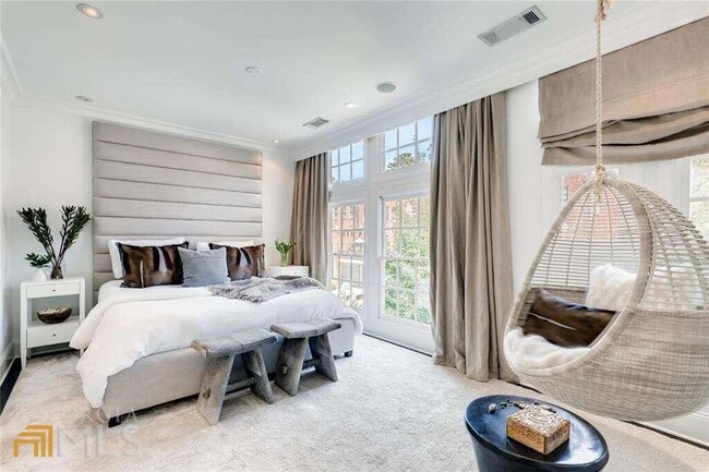 Building Photo - 2962 Savoy Way