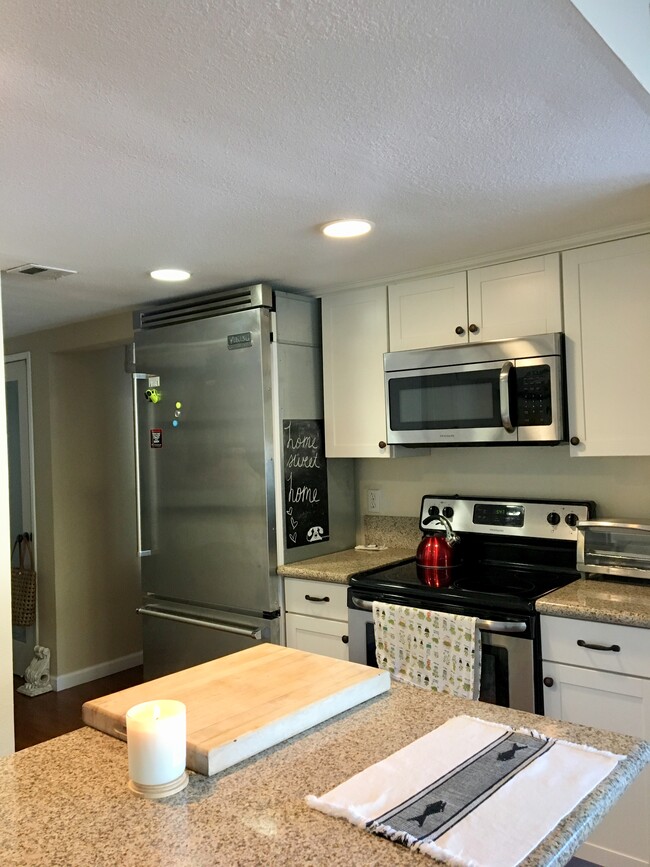 Kitchen - 12967 Cree Ct