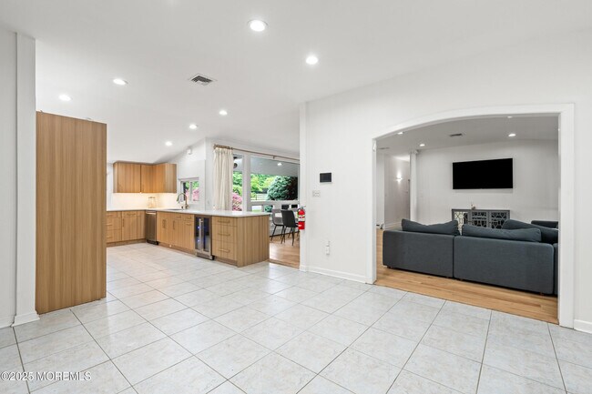 Building Photo - 606 Deal Rd