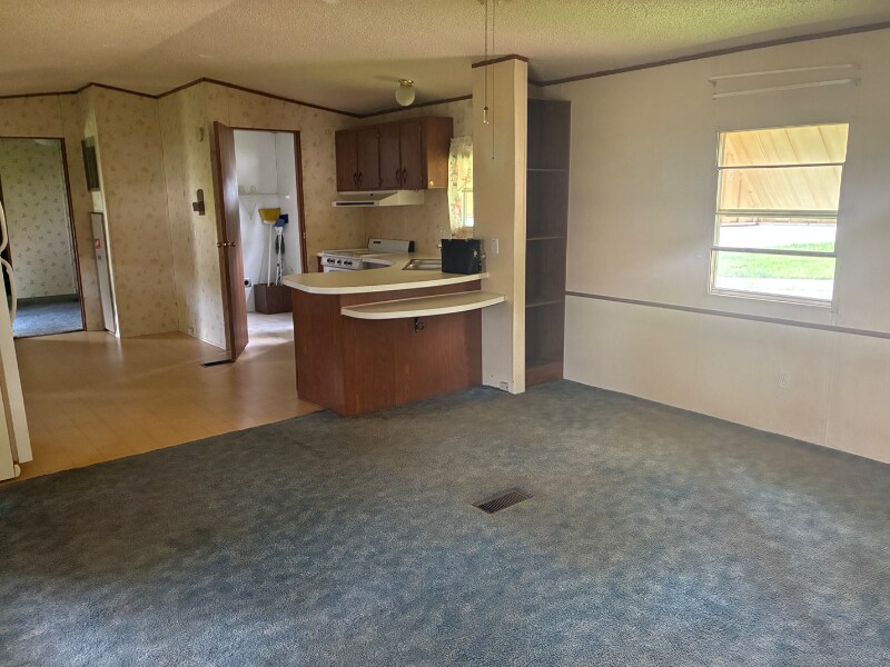 Building Photo - 2710 N Farm Rd 137