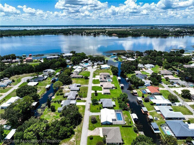 Building Photo - 120 Happiness Ave