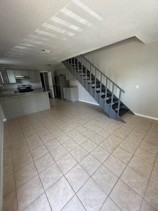 Building Photo - 124 Hampton Dr