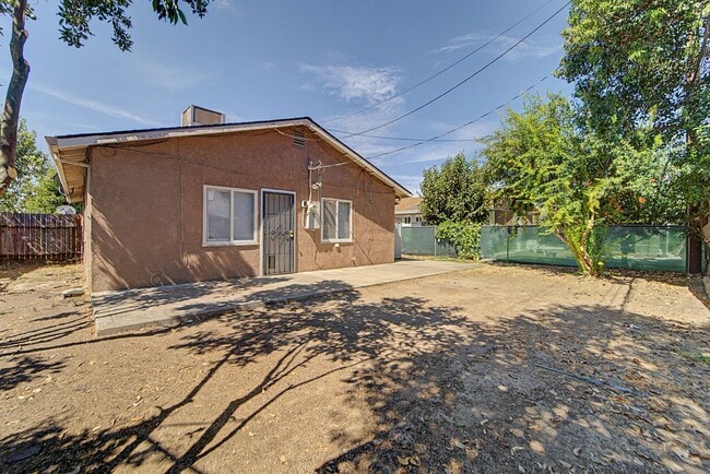 Building Photo - 1423 Wendell Way