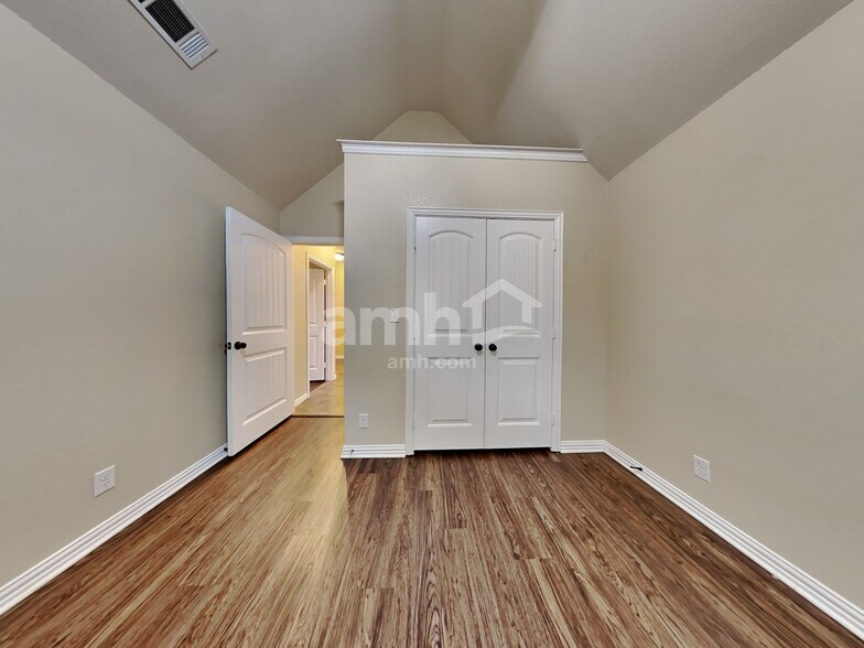 Building Photo - 109 Firestone Dr