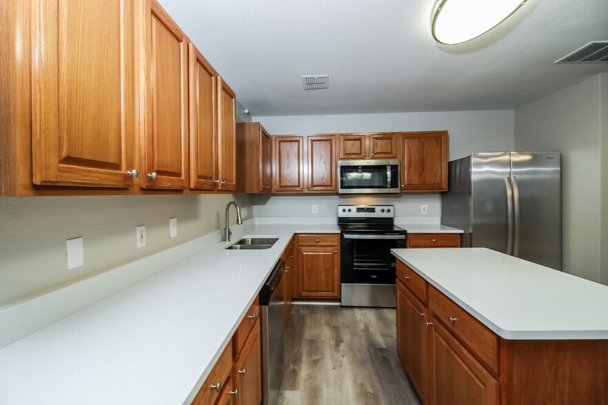 Building Photo - 2200 Southway