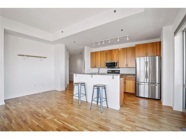 Building Photo - 929 Portland Ave
