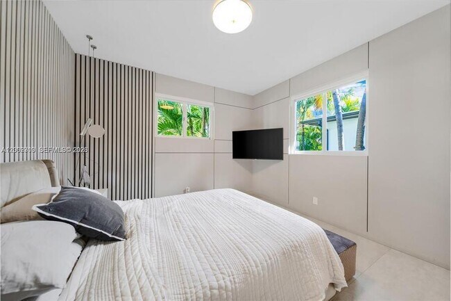 Building Photo - 3531 SW 1st Ave