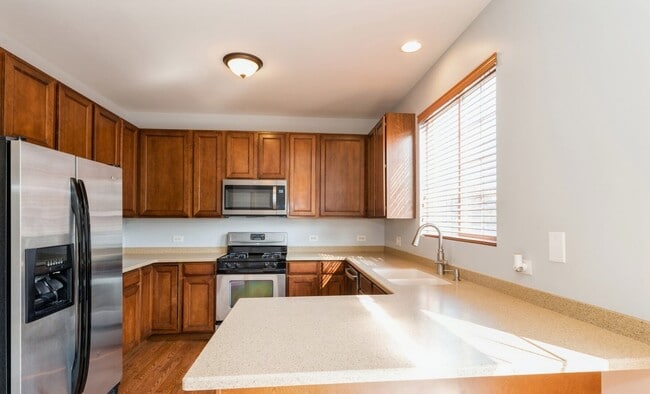 Building Photo - 366 Station Park Cir