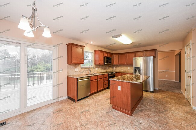 Building Photo - 6350 Stonington Dr