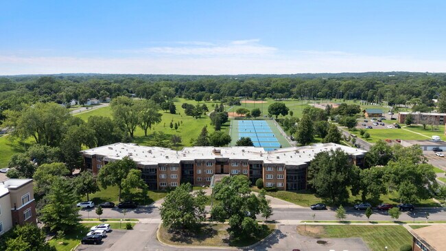 Building Photo - 3200 Virginia Ave S