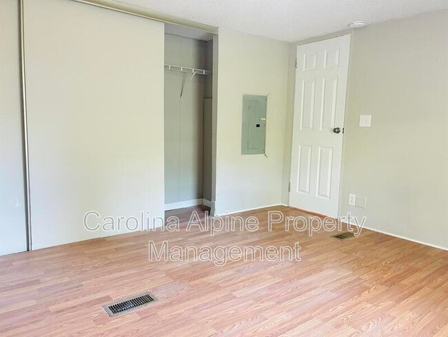 Building Photo - 3822 Towery Rd