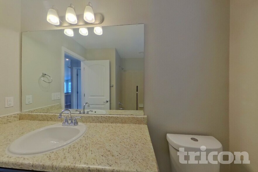 Building Photo - 6748 Lamine Dr