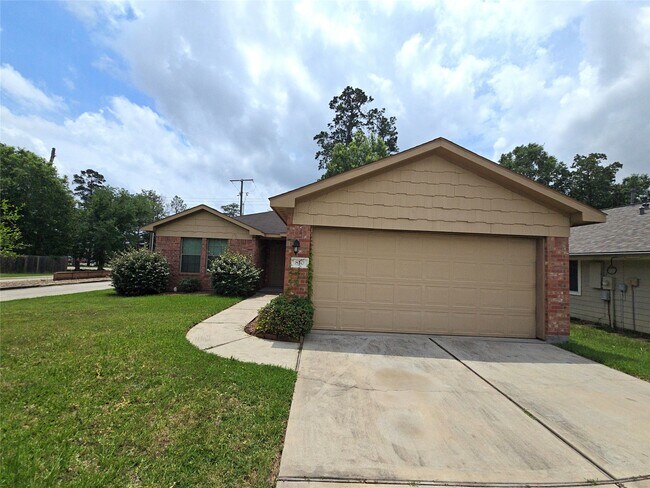 Building Photo - 810 Lightningbug Ln