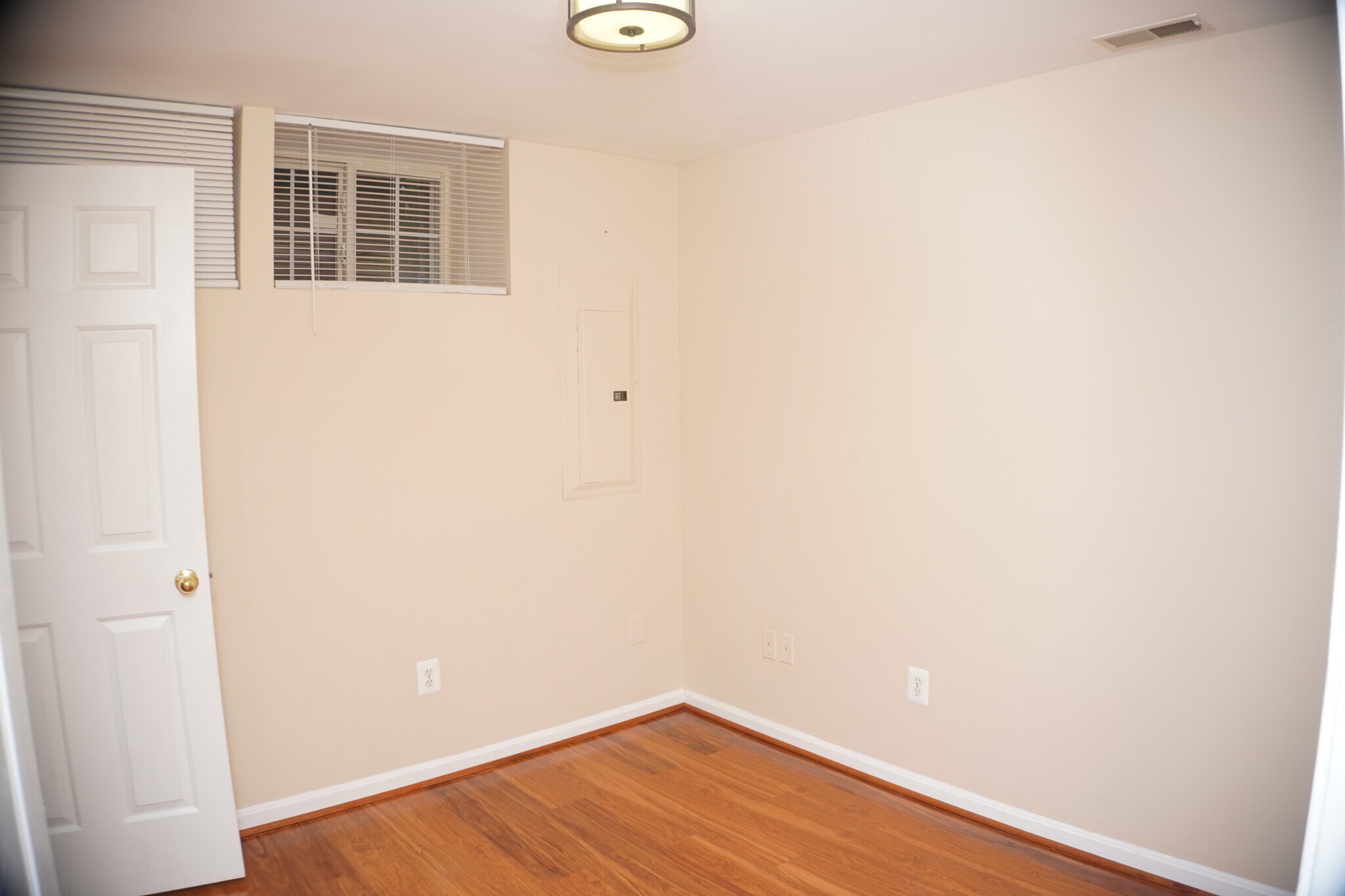 Building Photo - 8381 Township Dr