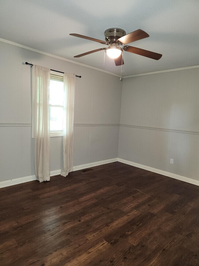 Building Photo - 5505 Mark St