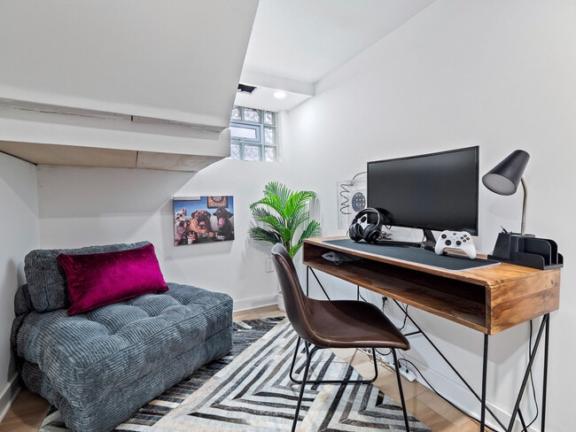 Building Photo - 25 N Rose Blvd