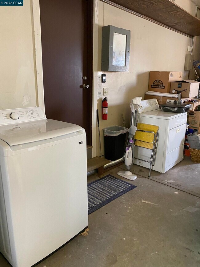 Building Photo - 4694 N Stone Road